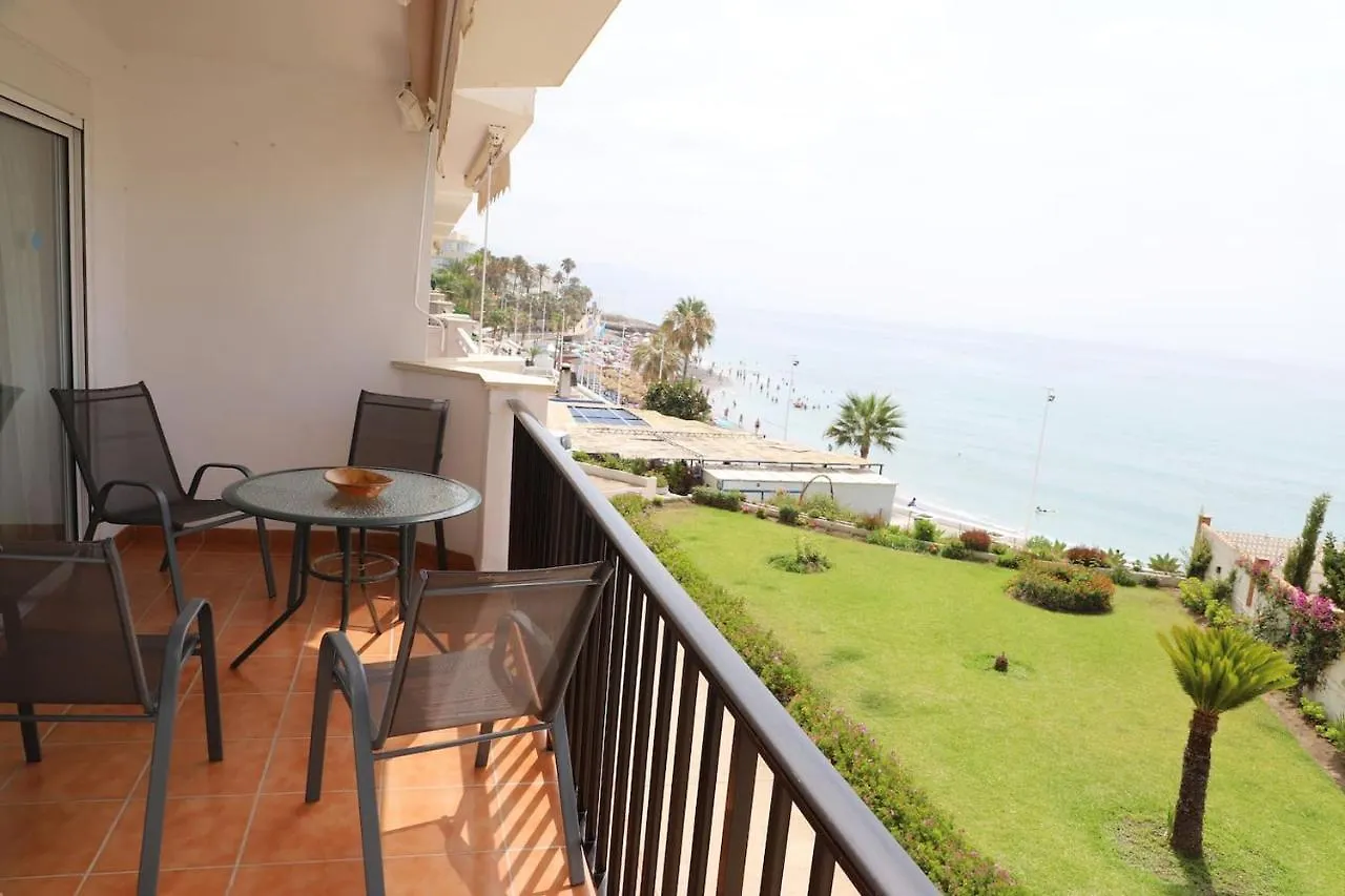 Apartamento En Nerja. Primera Linea De Playa