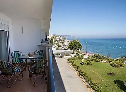 Apartamento En Nerja. Primera Linea De Playa 0*, Nerja Spain